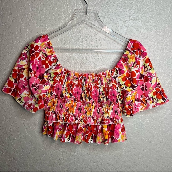 Flower Themed Ruffled Crop Top - Picture 2 of 6